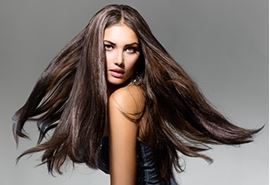 Idées de coiffures pour Noël si l'on a les cheveux longs Idées de coiffures pour Noël si l'on a les cheveux longs